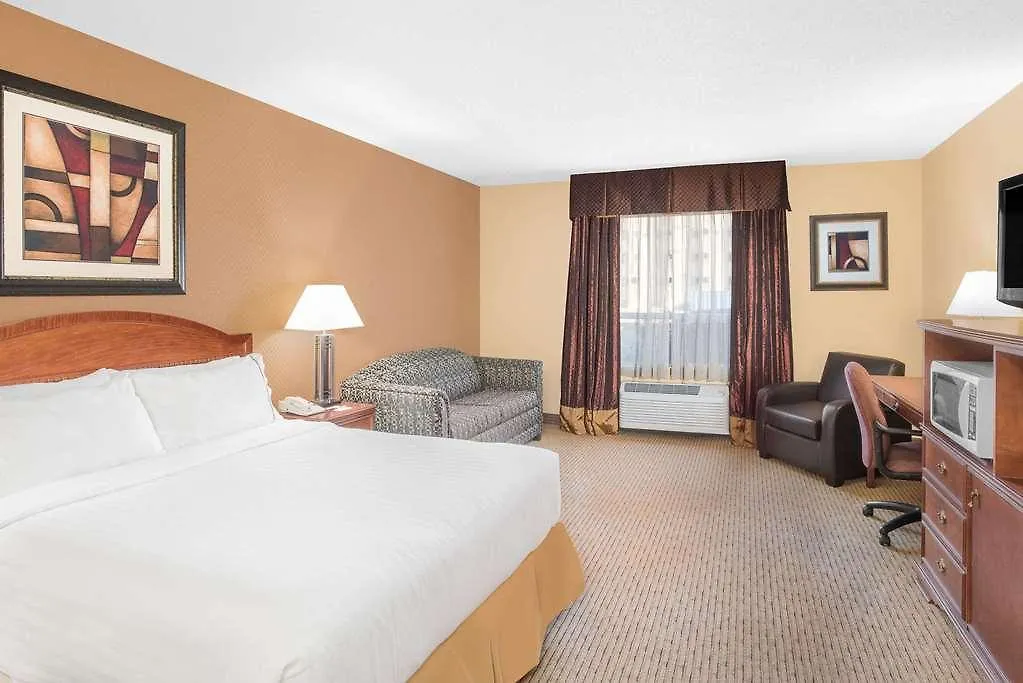 Best Western Plus West Edmonton 3*,