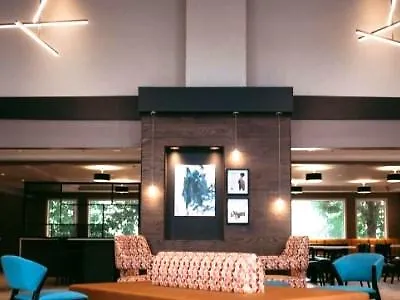 Best Western Plus West Edmonton 3*,
